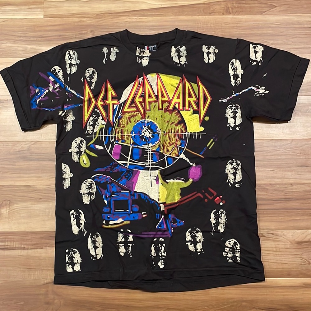 Def Leppard shirt